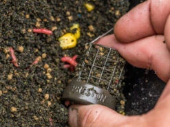 Preston Distance Cage Feeder -Sports - Freshwater Fishing 9be92fa6cfa19767